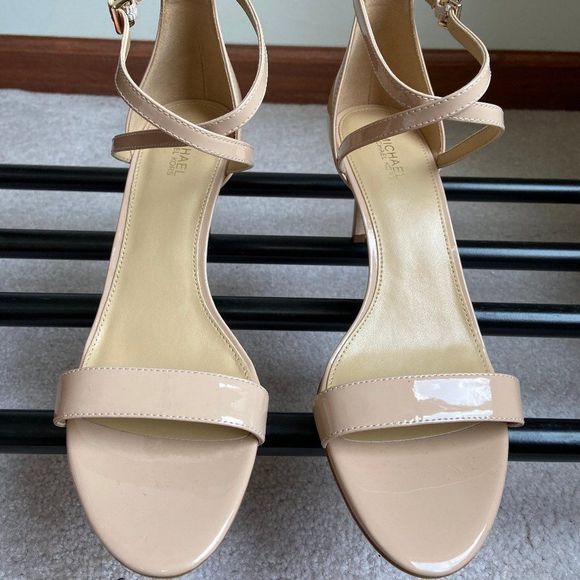 MICHAEL KORS Simone Sandals NEW NWOB - Picture 1 of 8